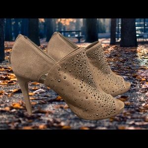 Jennifer Lopez Peep toe Sequin Heels